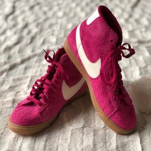 NWT Nike Mid Suede Blazer in Sport Fuchsia